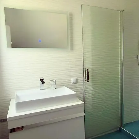 Rowan Rowy Apartment *