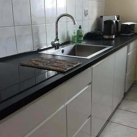 Rowan Rowy Apartment